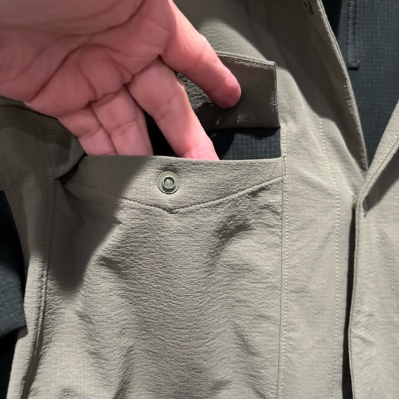 Lululemon double pocket overshirt - Picture 4 of 7